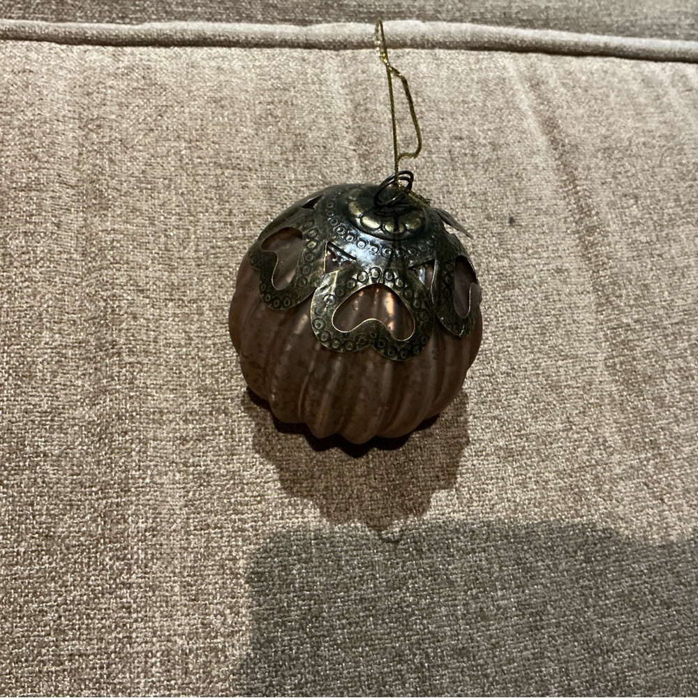 Source Unknown Bronze and Silver Holiday Ornament